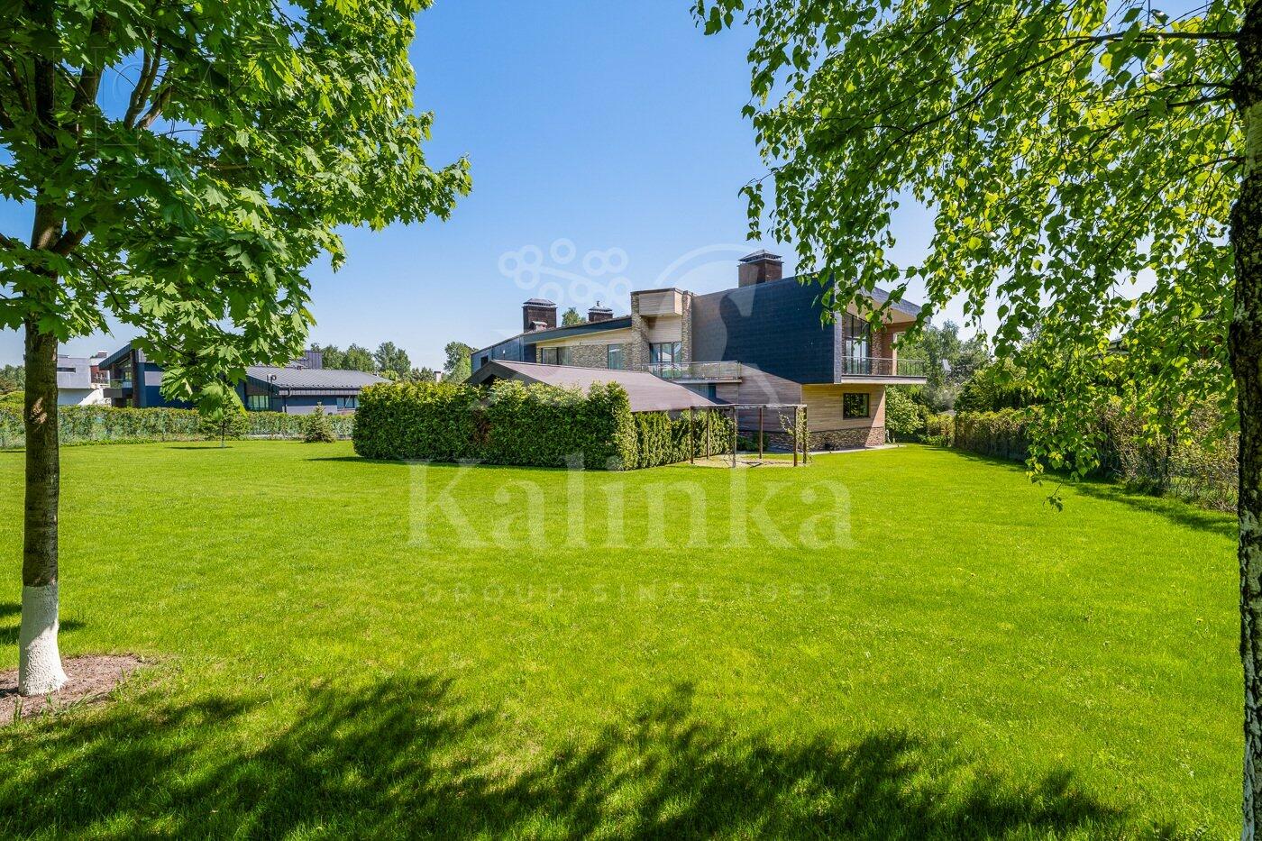 2-этажный коттедж 1 000 м² с отделкой