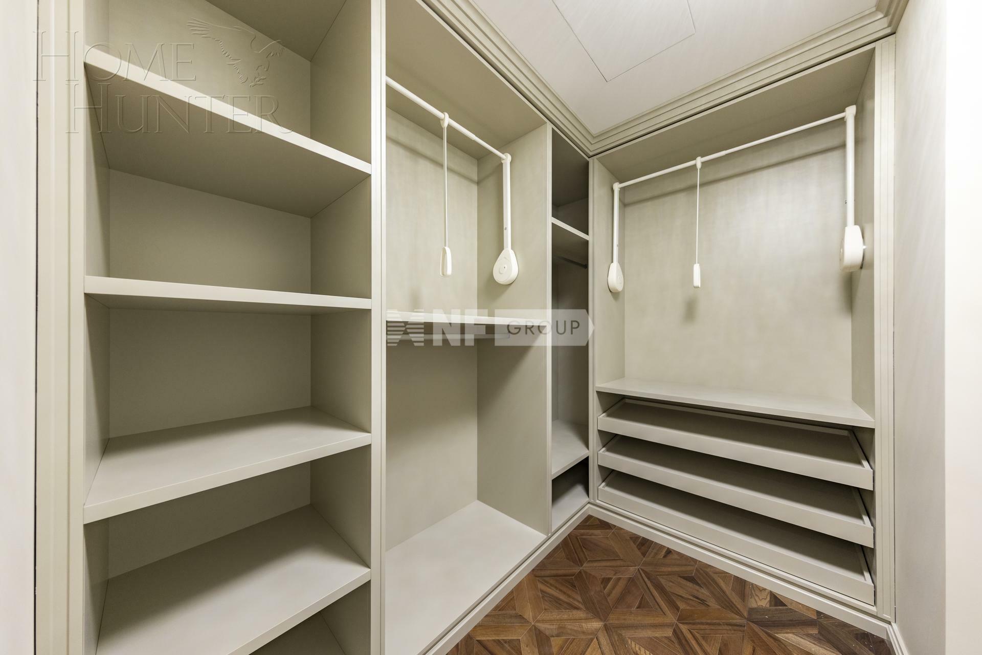 3-этажный коттедж 1 800 м² с отделкой