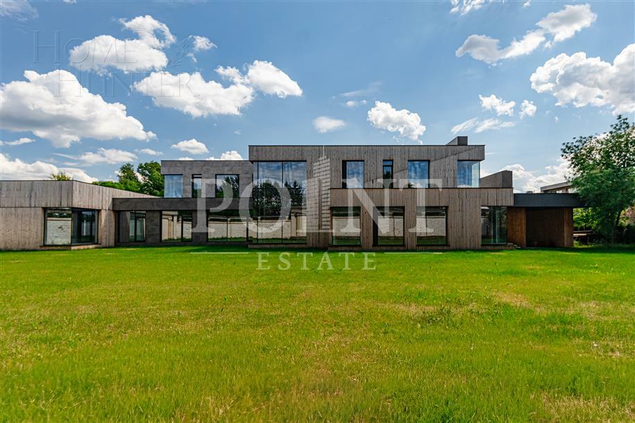 2-этажный коттедж 917.6 м² без отделки