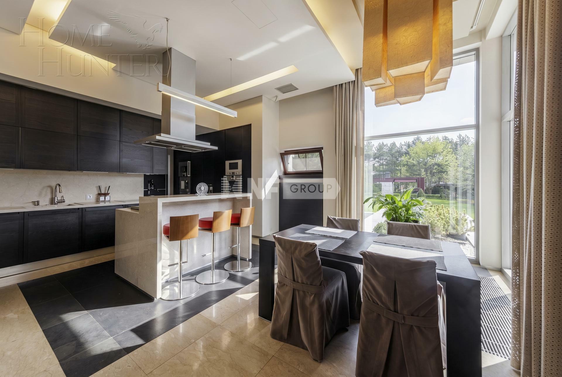 2-этажный коттедж 1 700 м² с отделкой