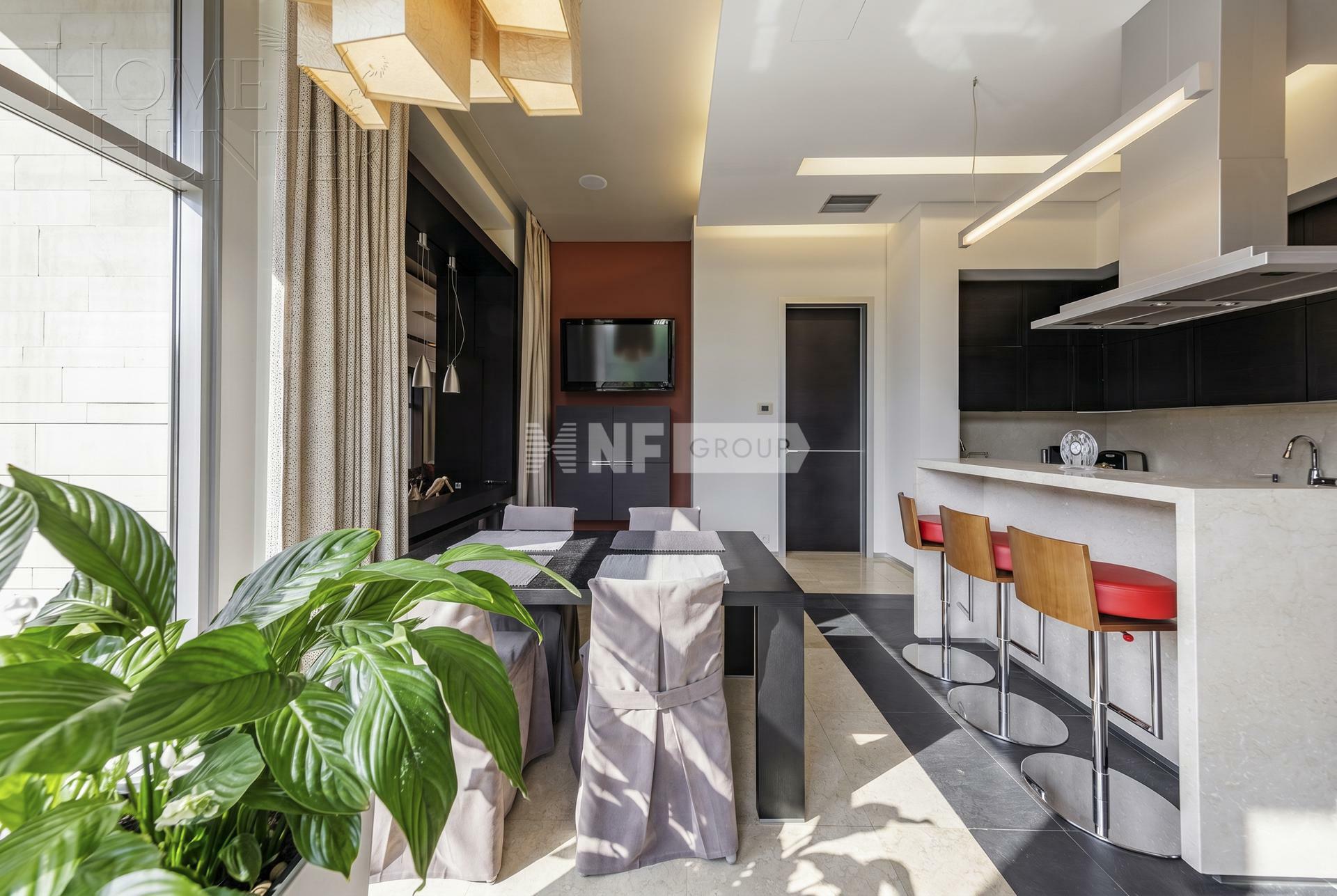 2-этажный коттедж 1 700 м² с отделкой