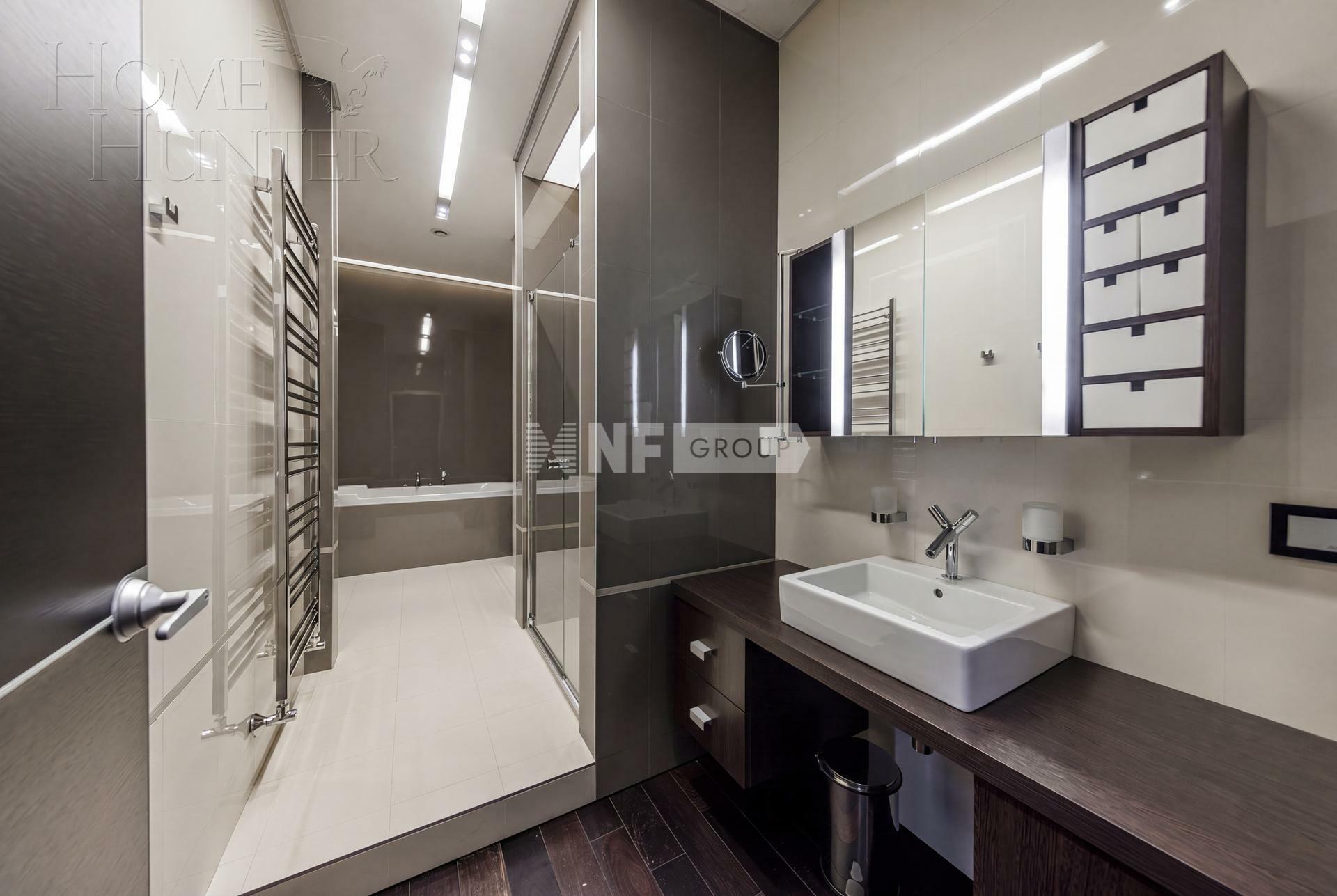 2-этажный коттедж 1 700 м² с отделкой
