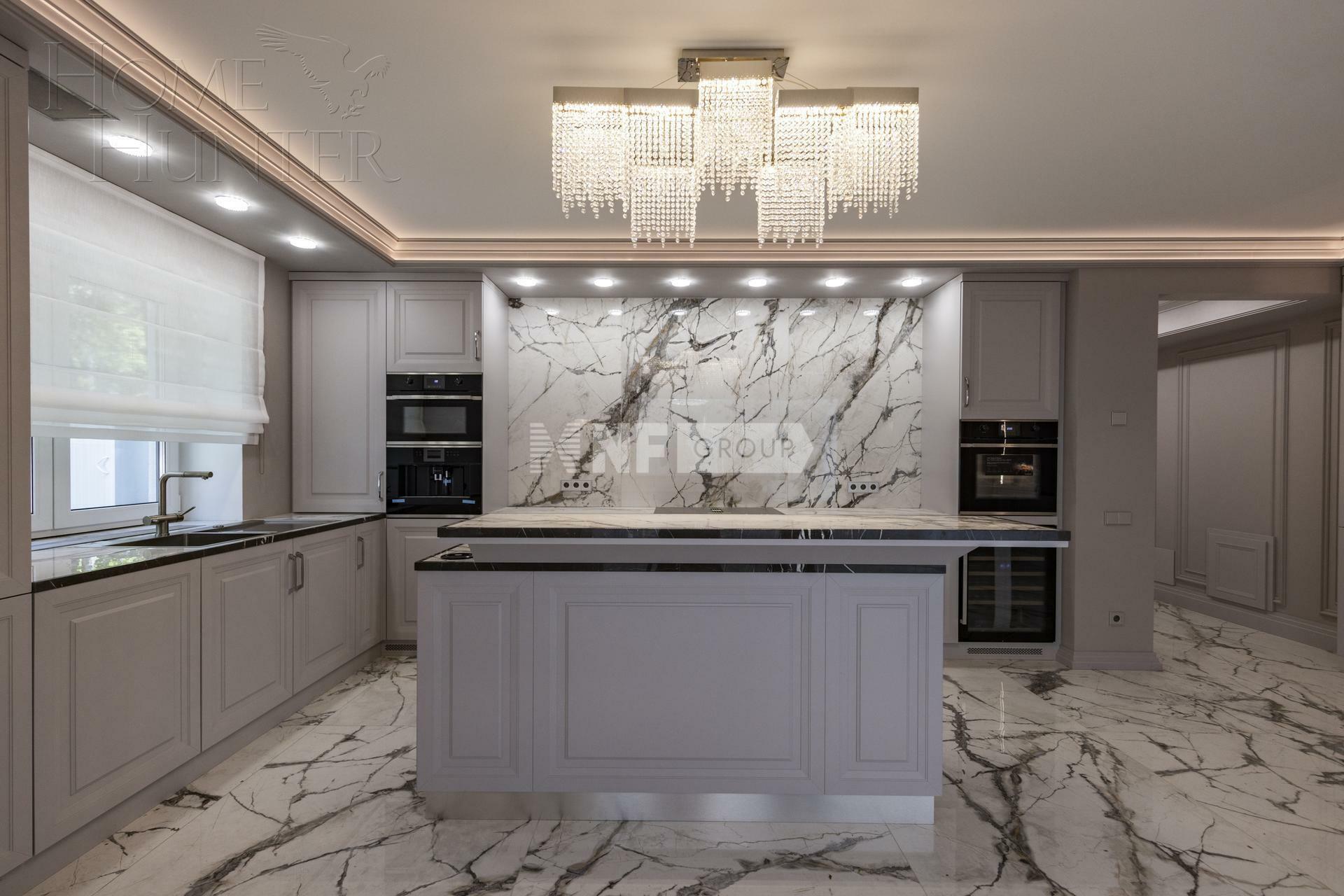 3-этажный коттедж 1 800 м² с отделкой