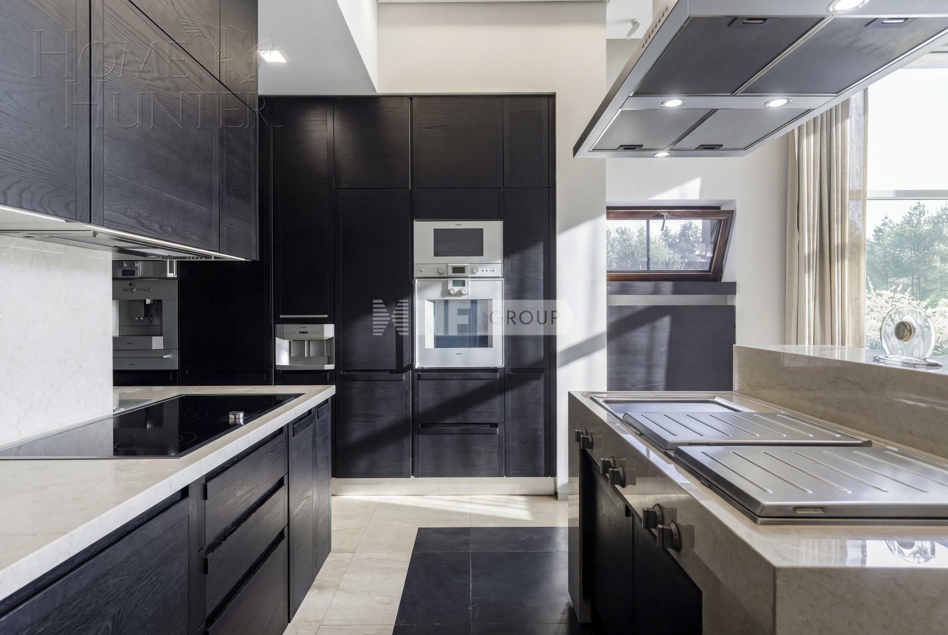 2-этажный коттедж 1 700 м² с отделкой