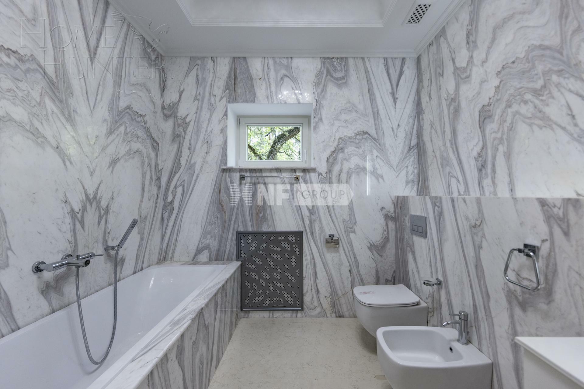 3-этажный коттедж 1 800 м² с отделкой