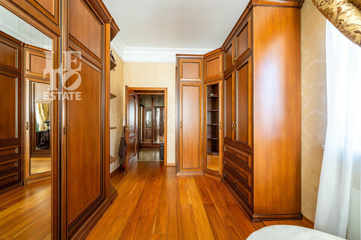 2-этажный коттедж 734.2 м² с отделкой