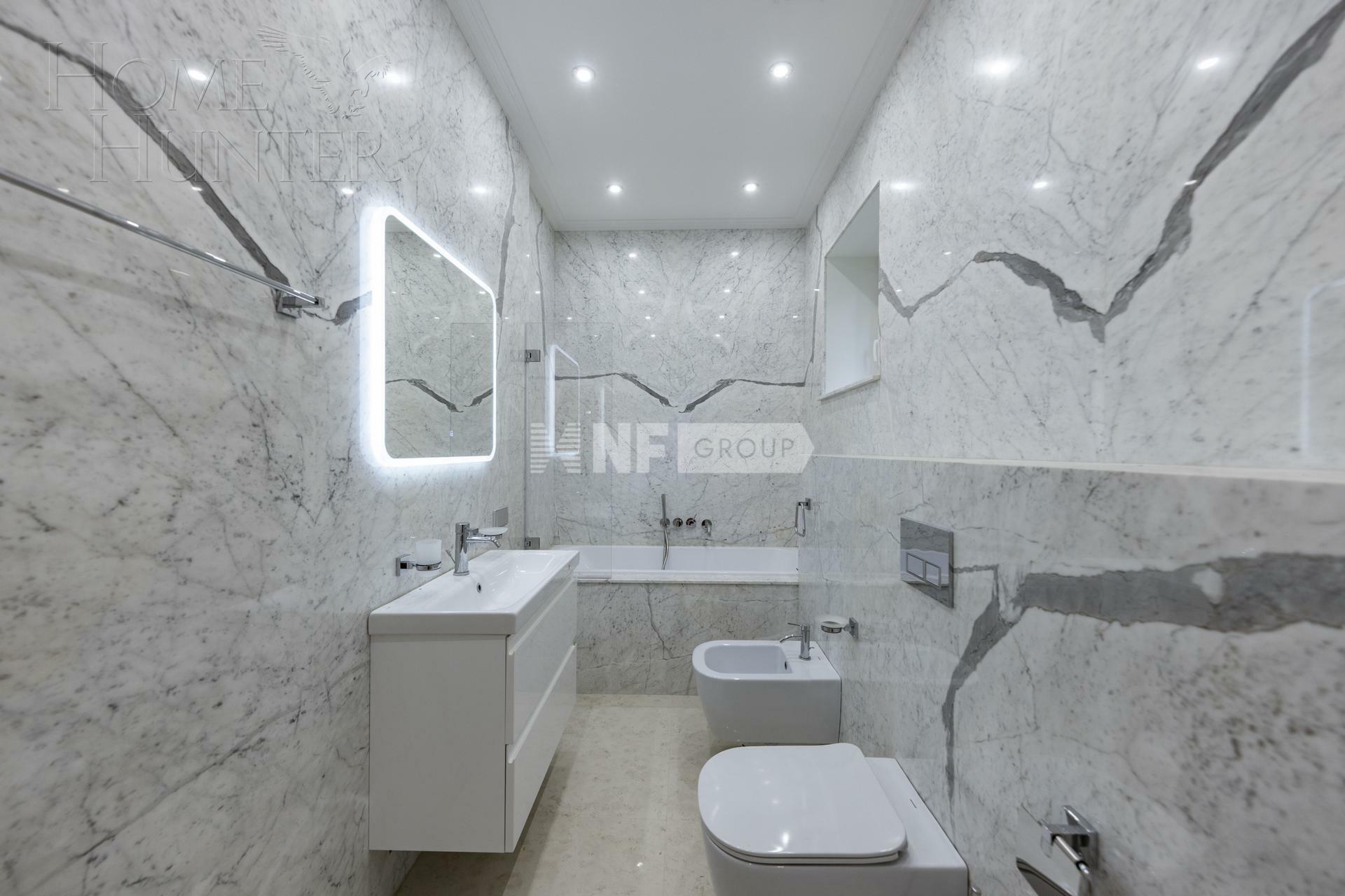 3-этажный коттедж 1 800 м² с отделкой