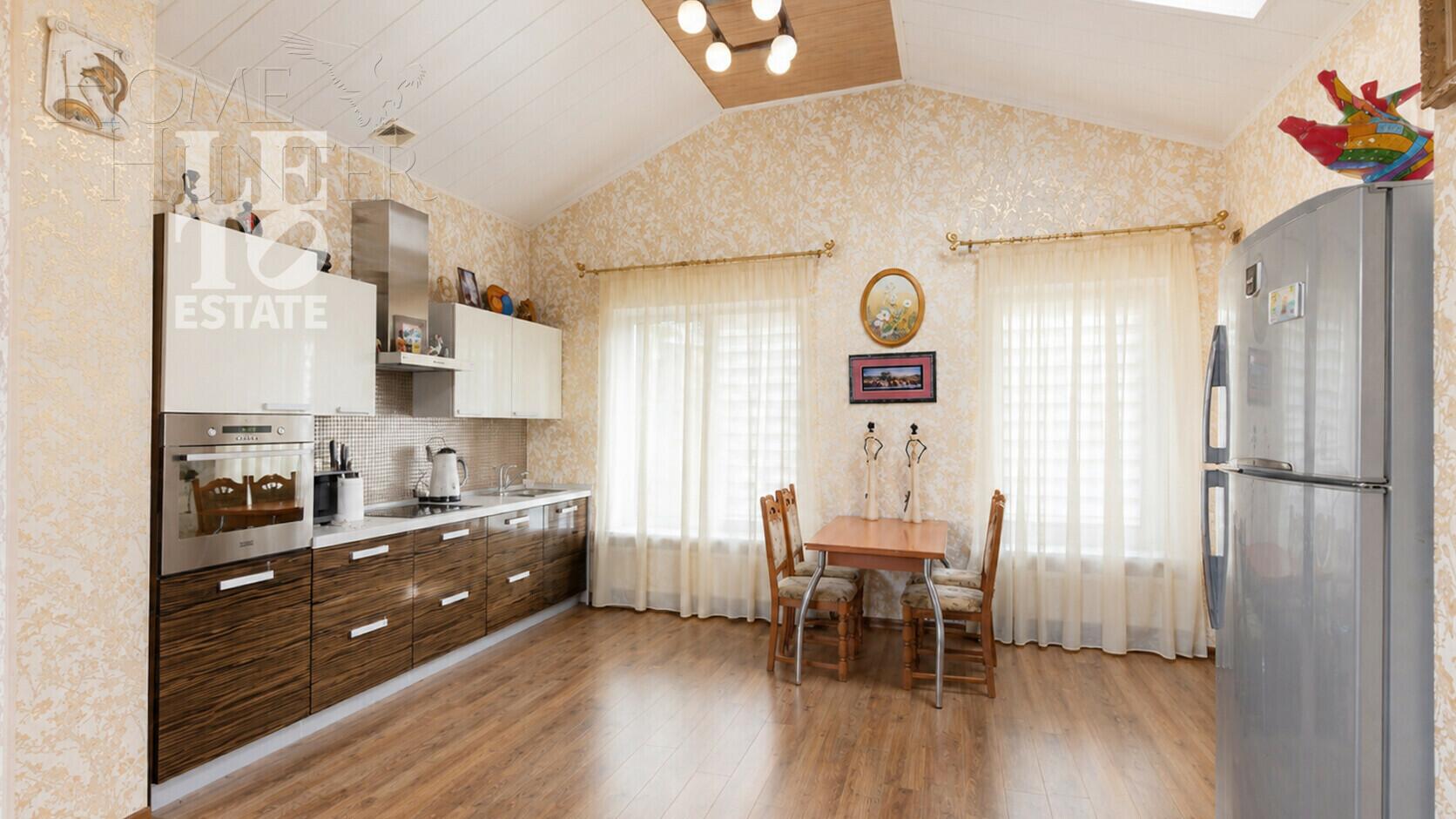 2-этажный коттедж 288 м² с отделкой