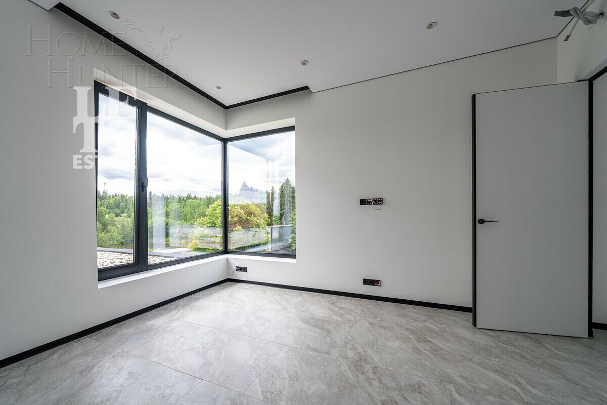 2-этажный коттедж 340 м² с отделкой