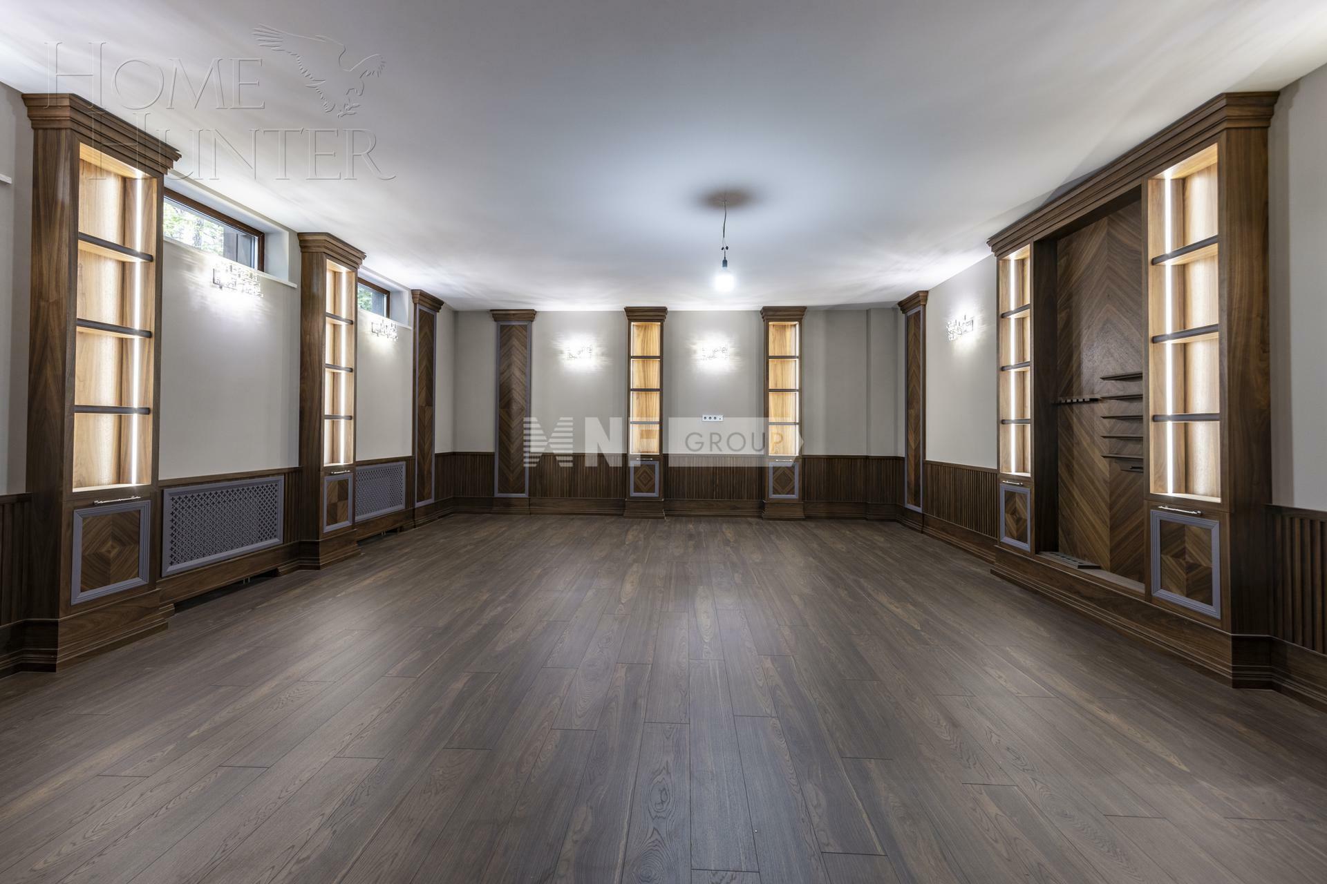 3-этажный коттедж 1 800 м² с отделкой