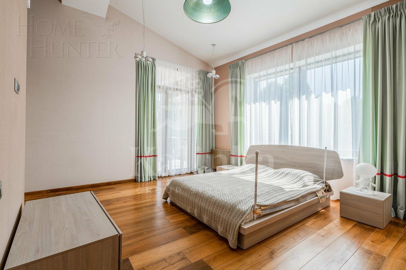 2-этажный коттедж 1 000 м² с отделкой