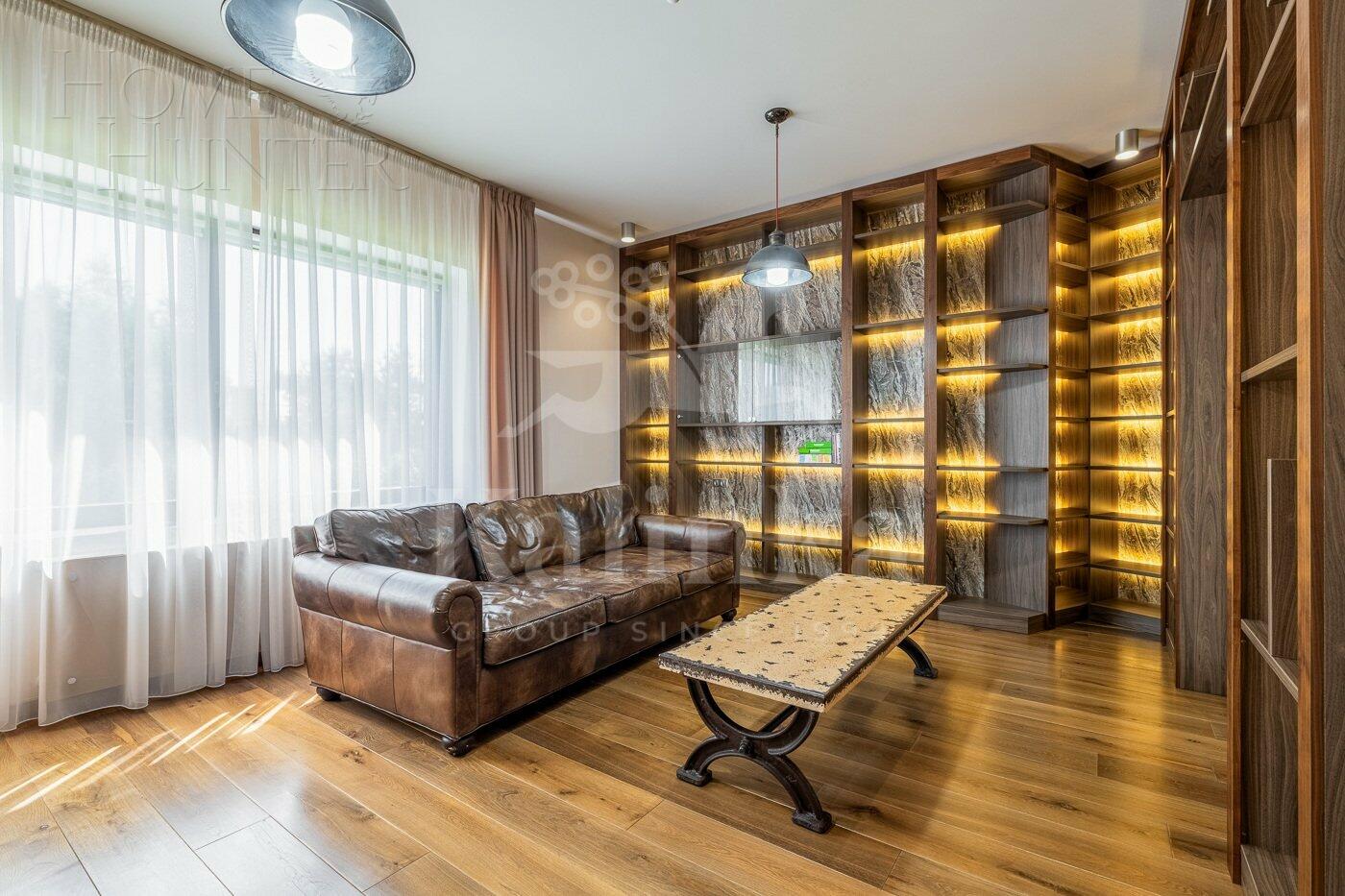 2-этажный коттедж 1 000 м² с отделкой