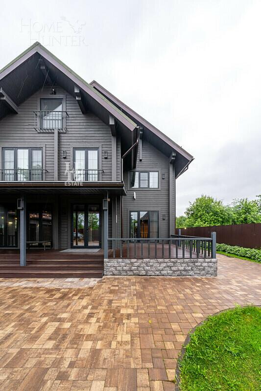 3-этажный коттедж 550 м² с отделкой