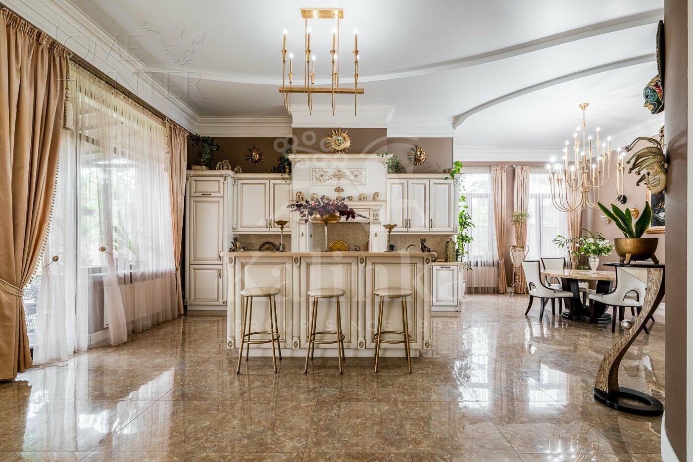 2-этажный коттедж 600 м² с отделкой