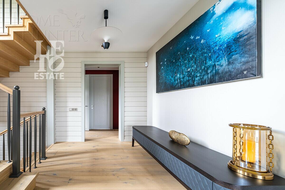 3-этажный коттедж 550 м² с отделкой