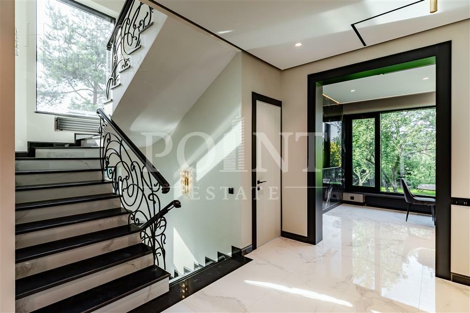 2-этажный коттедж 450 м² с отделкой