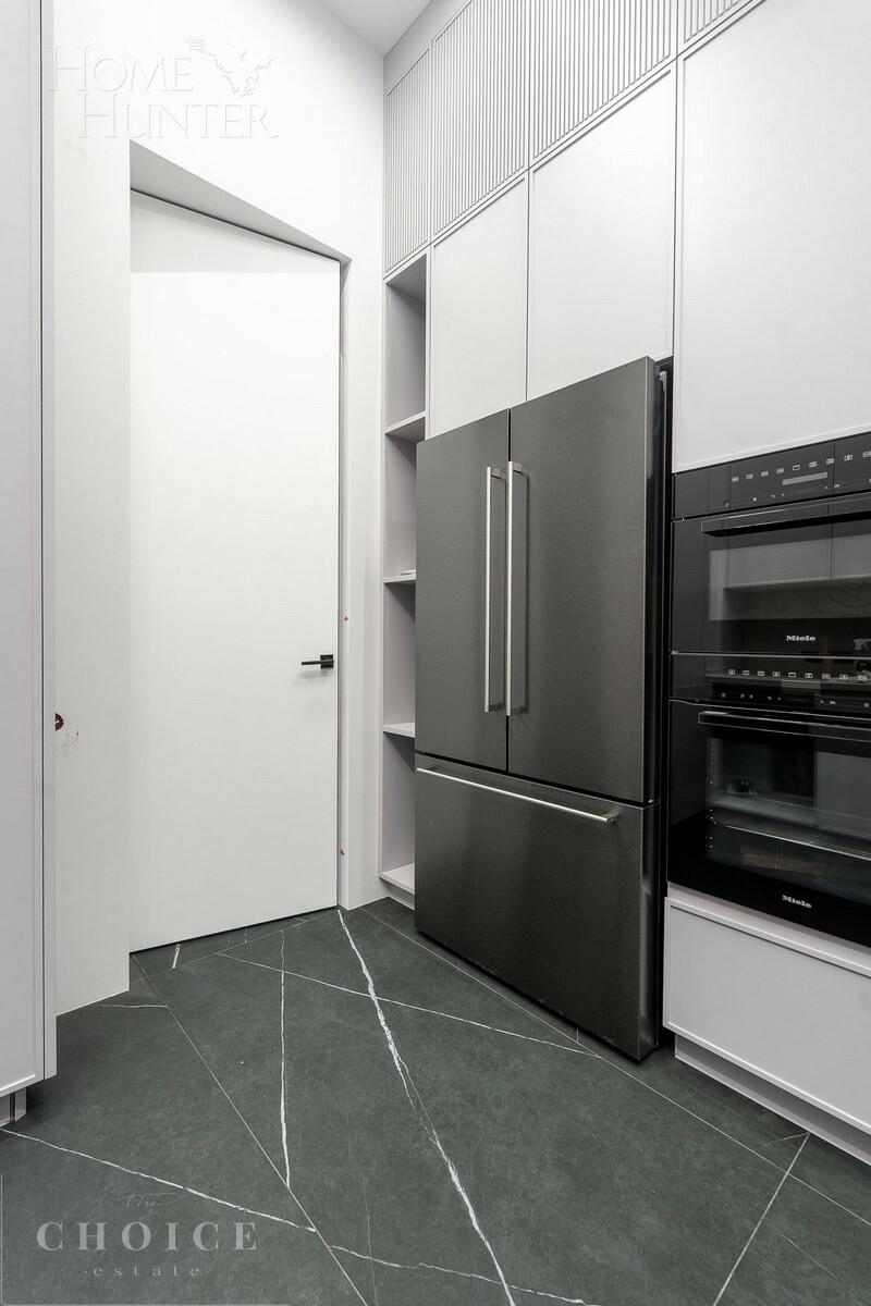 2-этажный коттедж 1 317 м² с отделкой