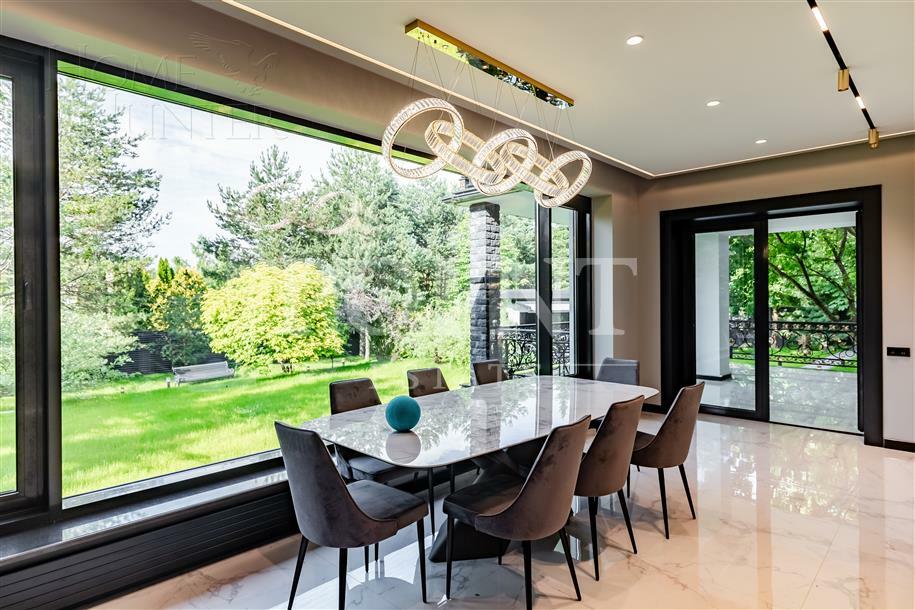 2-этажный коттедж 450 м² с отделкой