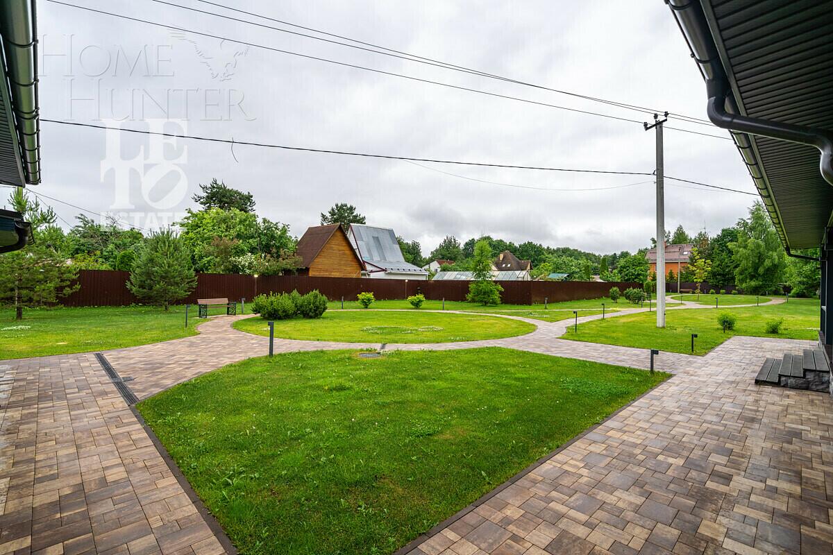 3-этажный коттедж 550 м² с отделкой