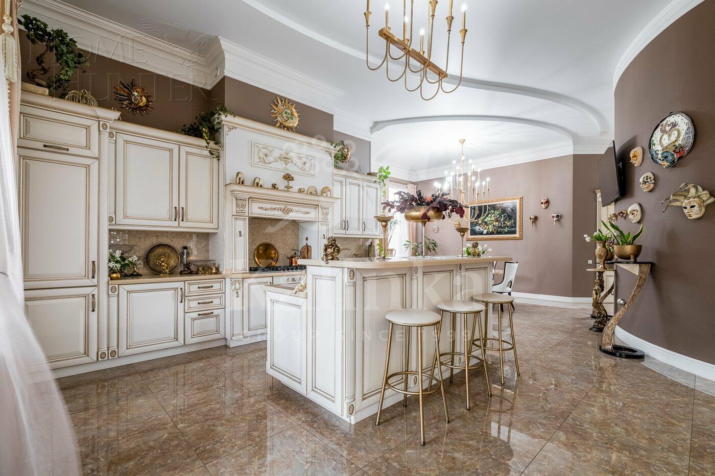 2-этажный коттедж 600 м² с отделкой