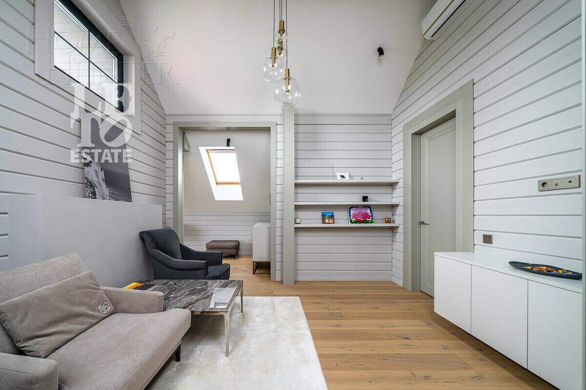3-этажный коттедж 550 м² с отделкой