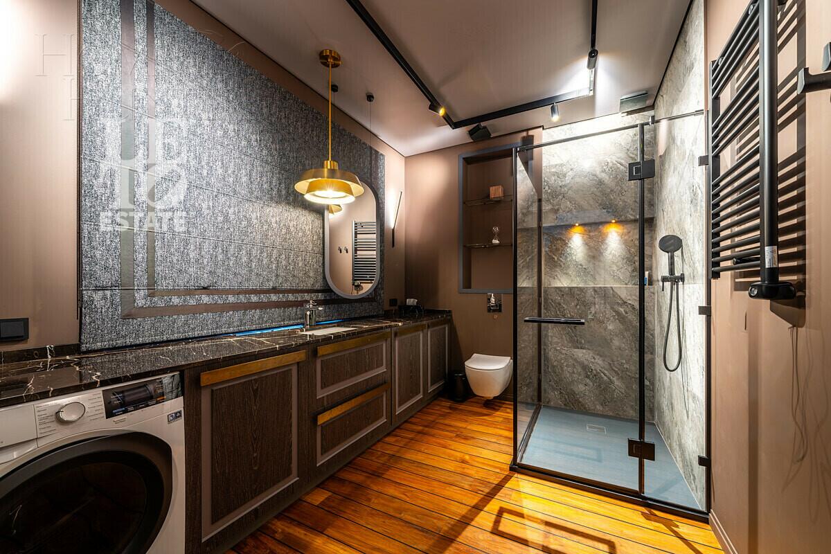 3-этажный коттедж 550 м² с отделкой