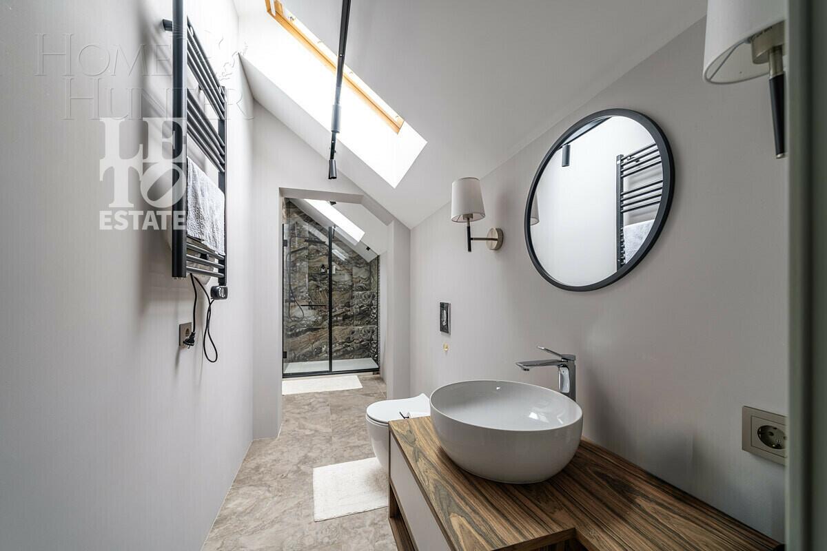 3-этажный коттедж 550 м² с отделкой