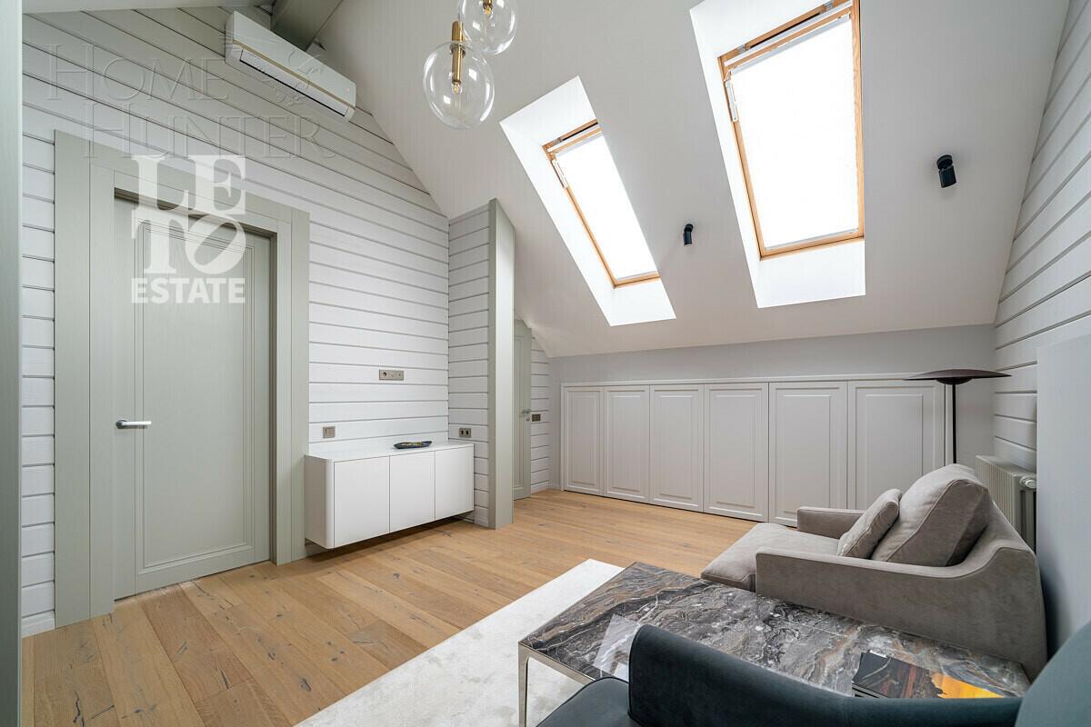 3-этажный коттедж 550 м² с отделкой