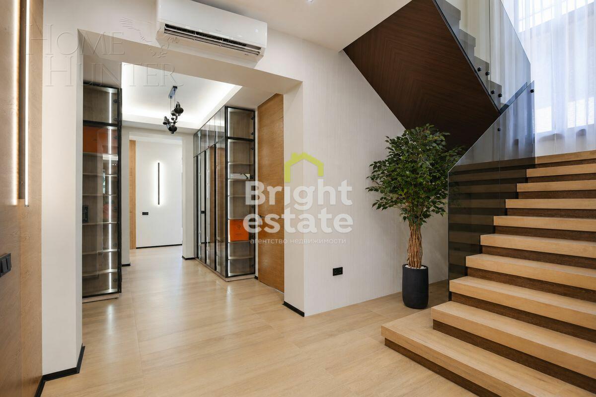 2-этажный коттедж 340 м² с отделкой