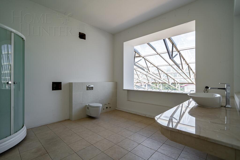 2-этажный коттедж 2 100 м² без отделки