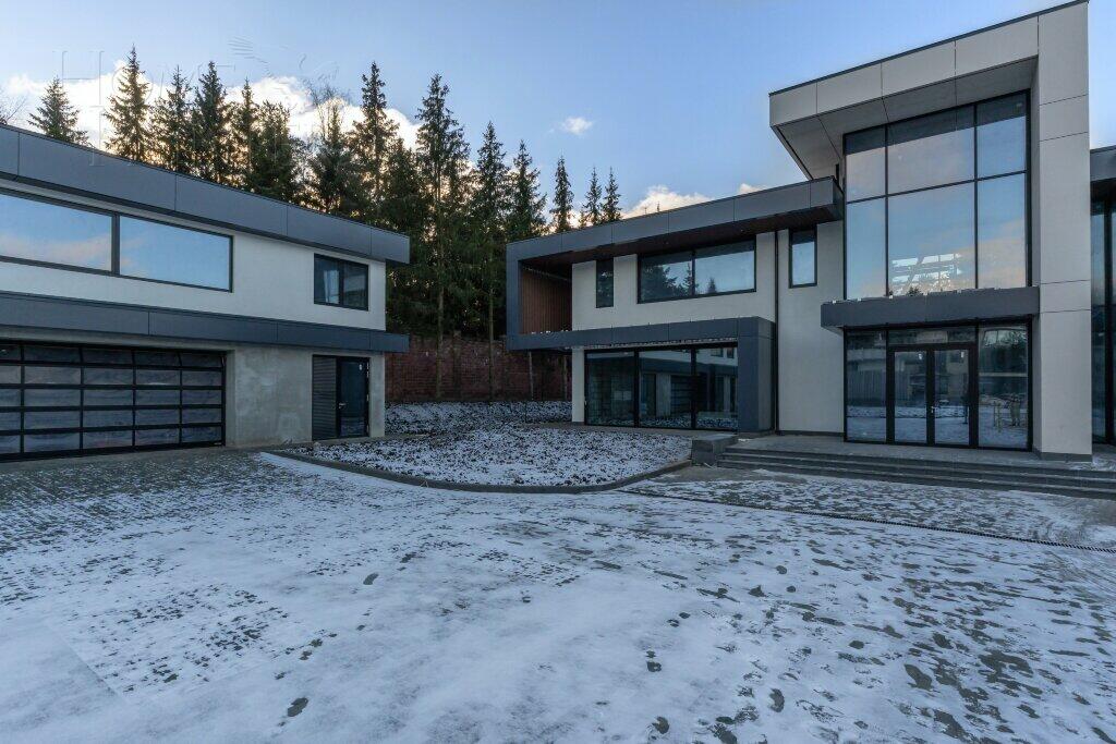 2-этажный коттедж 1 325 м² без отделки