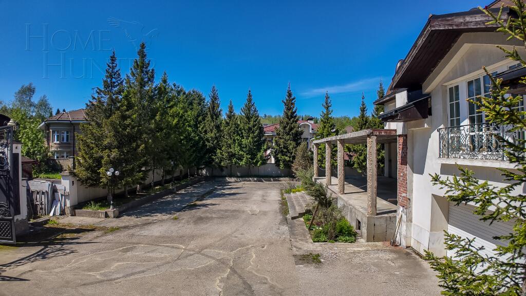 2-этажный коттедж 2 100 м² без отделки
