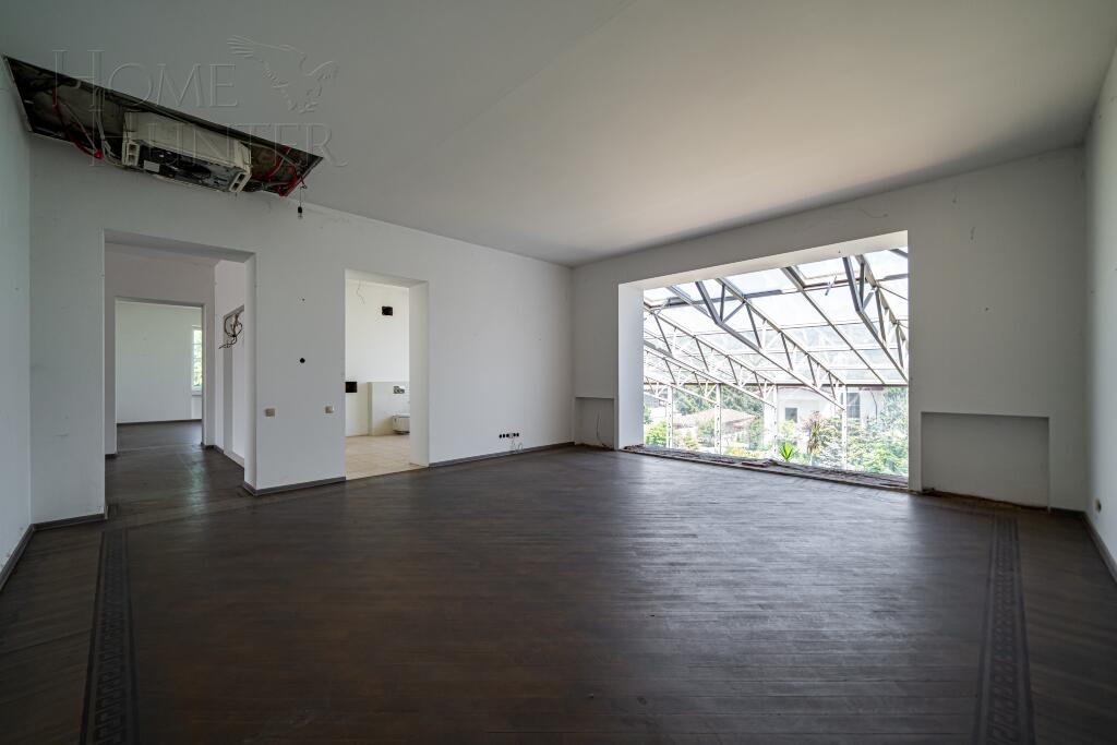 2-этажный коттедж 2 100 м² без отделки