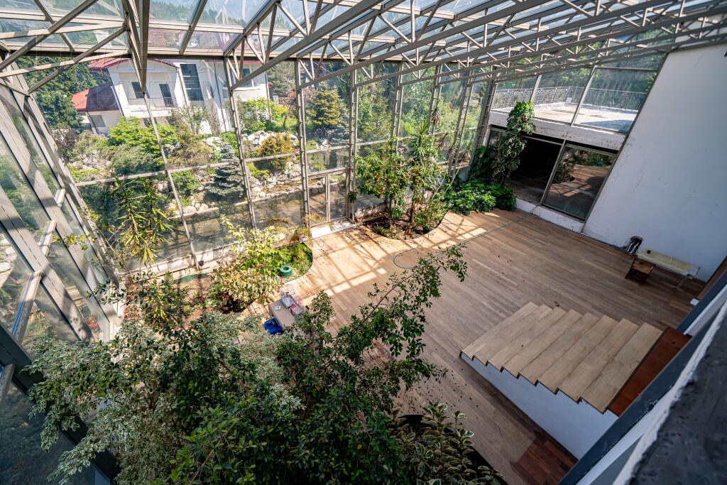 2-этажный коттедж 2 100 м² без отделки