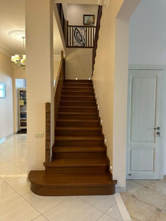 2-этажный коттедж 483.4 м² с отделкой