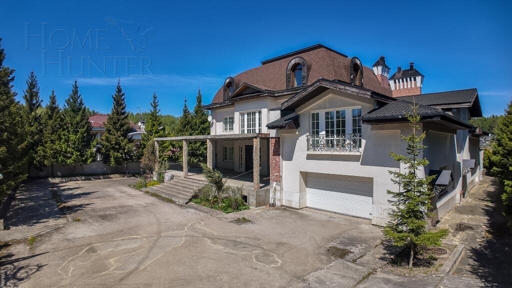 2-этажный коттедж 2 100 м² без отделки