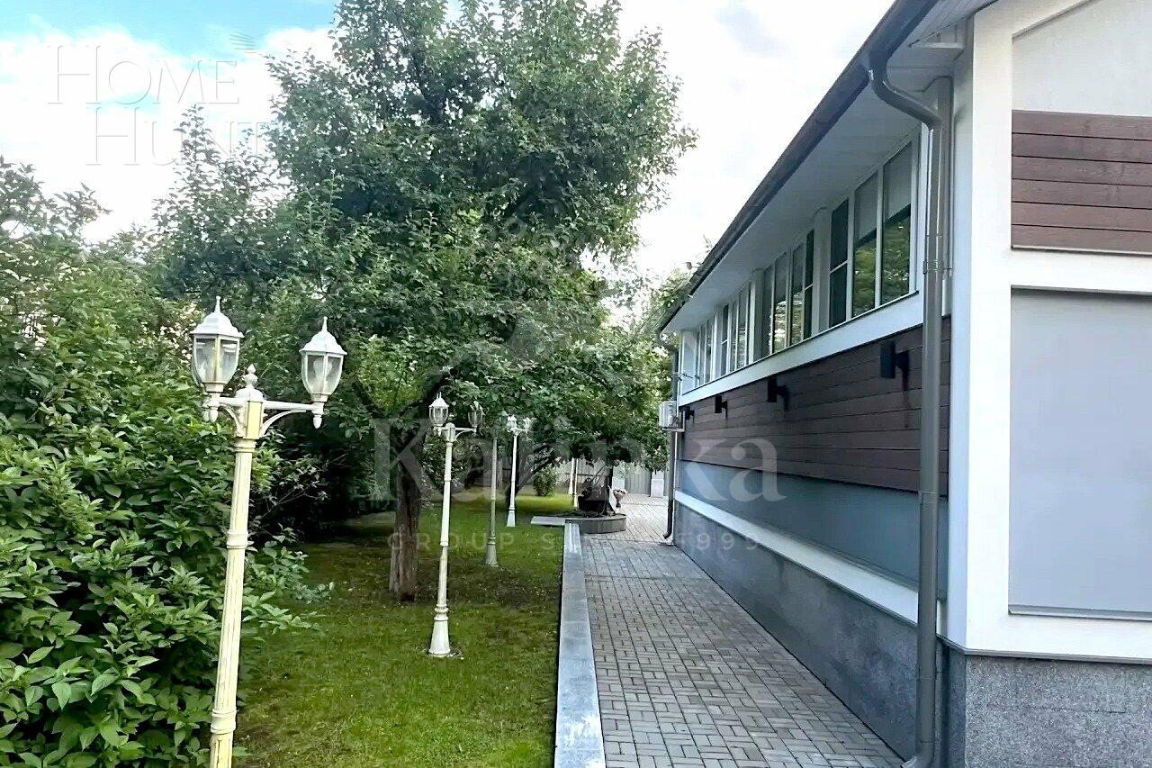 3-этажный коттедж 400 м² с отделкой