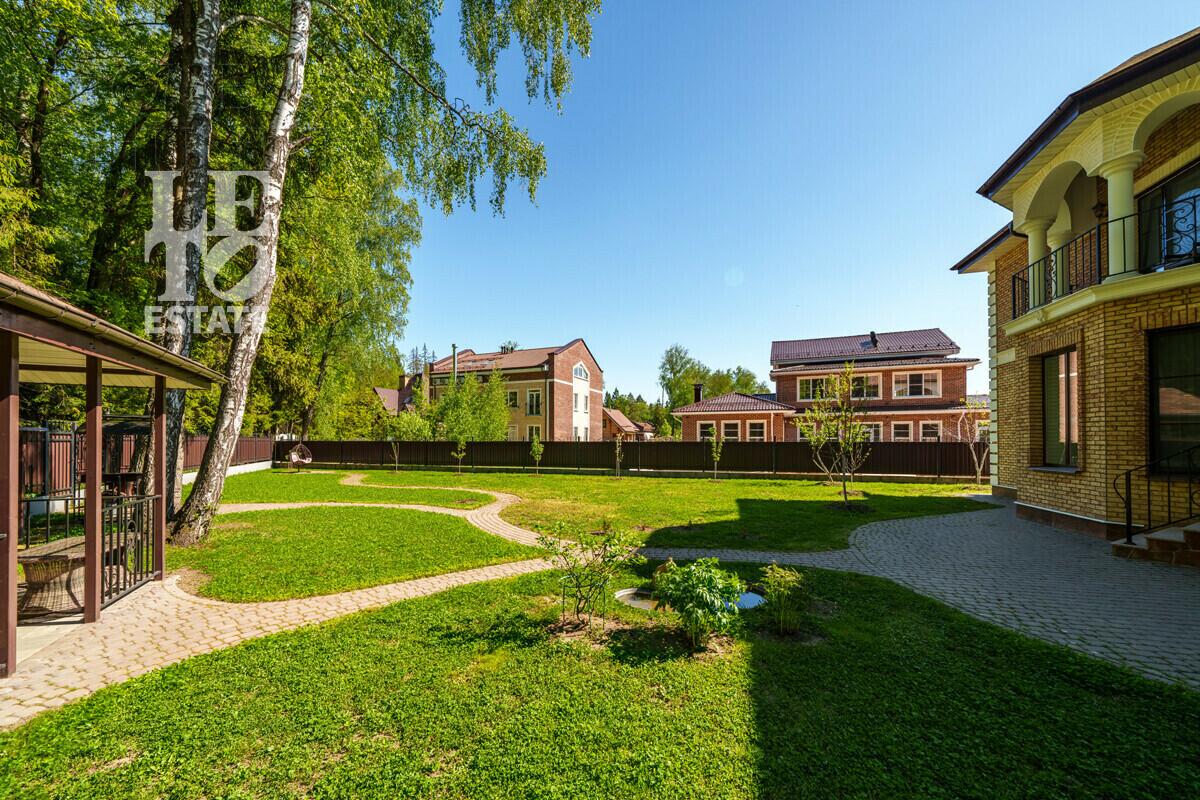 2-этажный коттедж 310.2 м² с отделкой