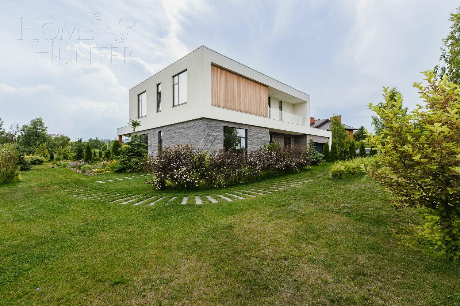 2-этажный коттедж 350 м² с отделкой