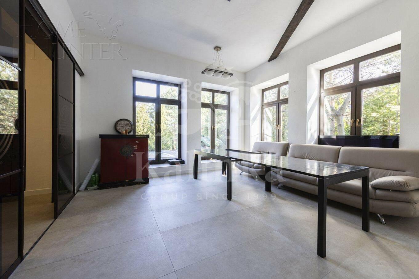 2-этажный коттедж 600 м² с отделкой