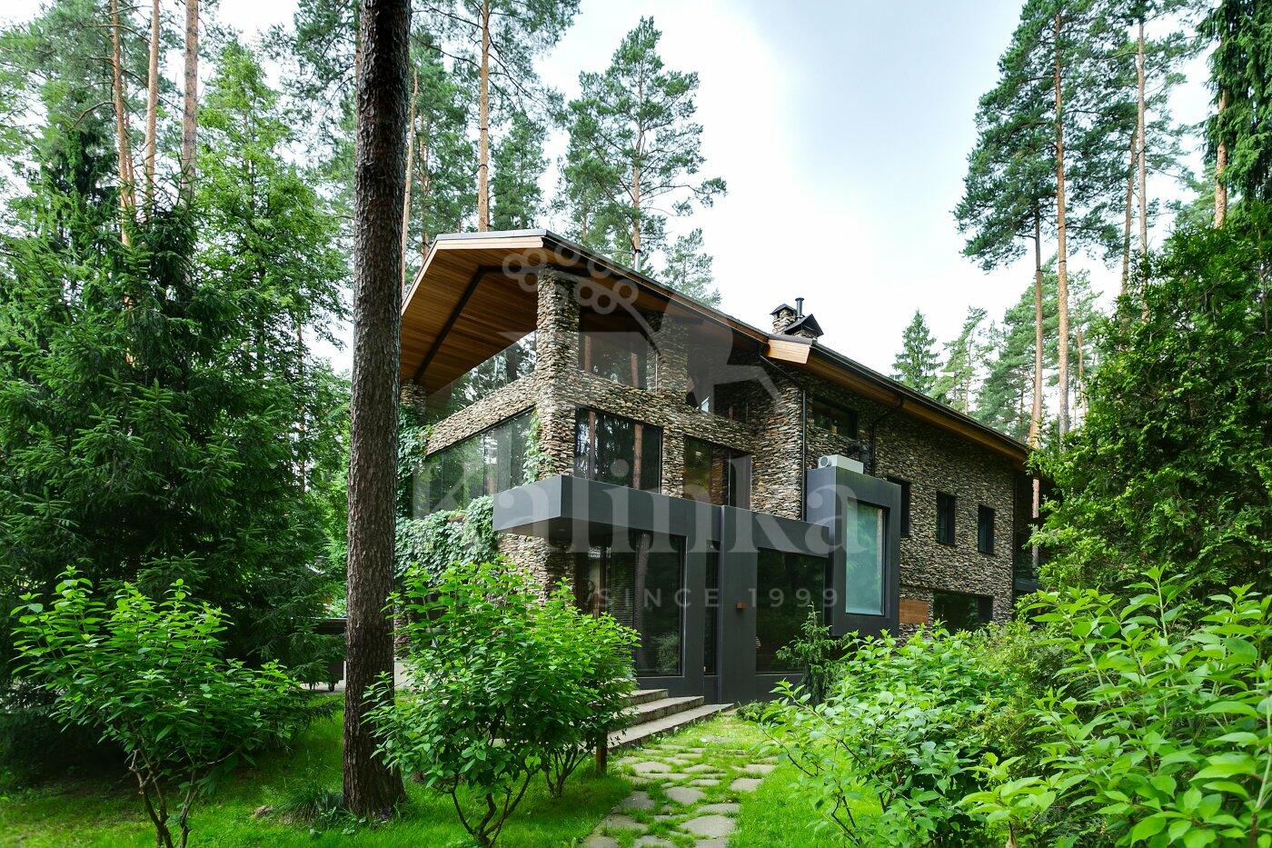 2-этажный коттедж 1 500 м² с отделкой