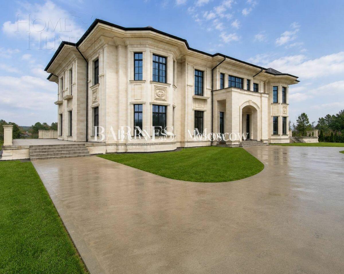 2-этажный коттедж 3 600 м² без отделки