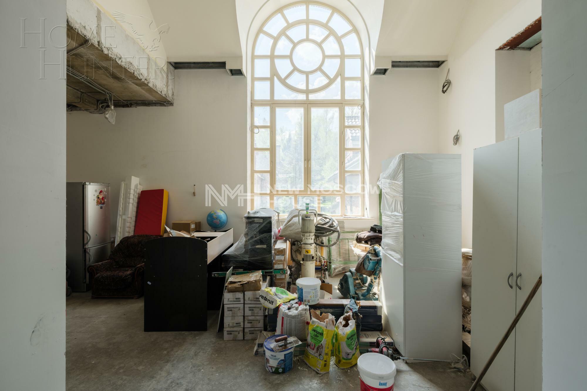 3-этажный коттедж 2 200 м² без отделки