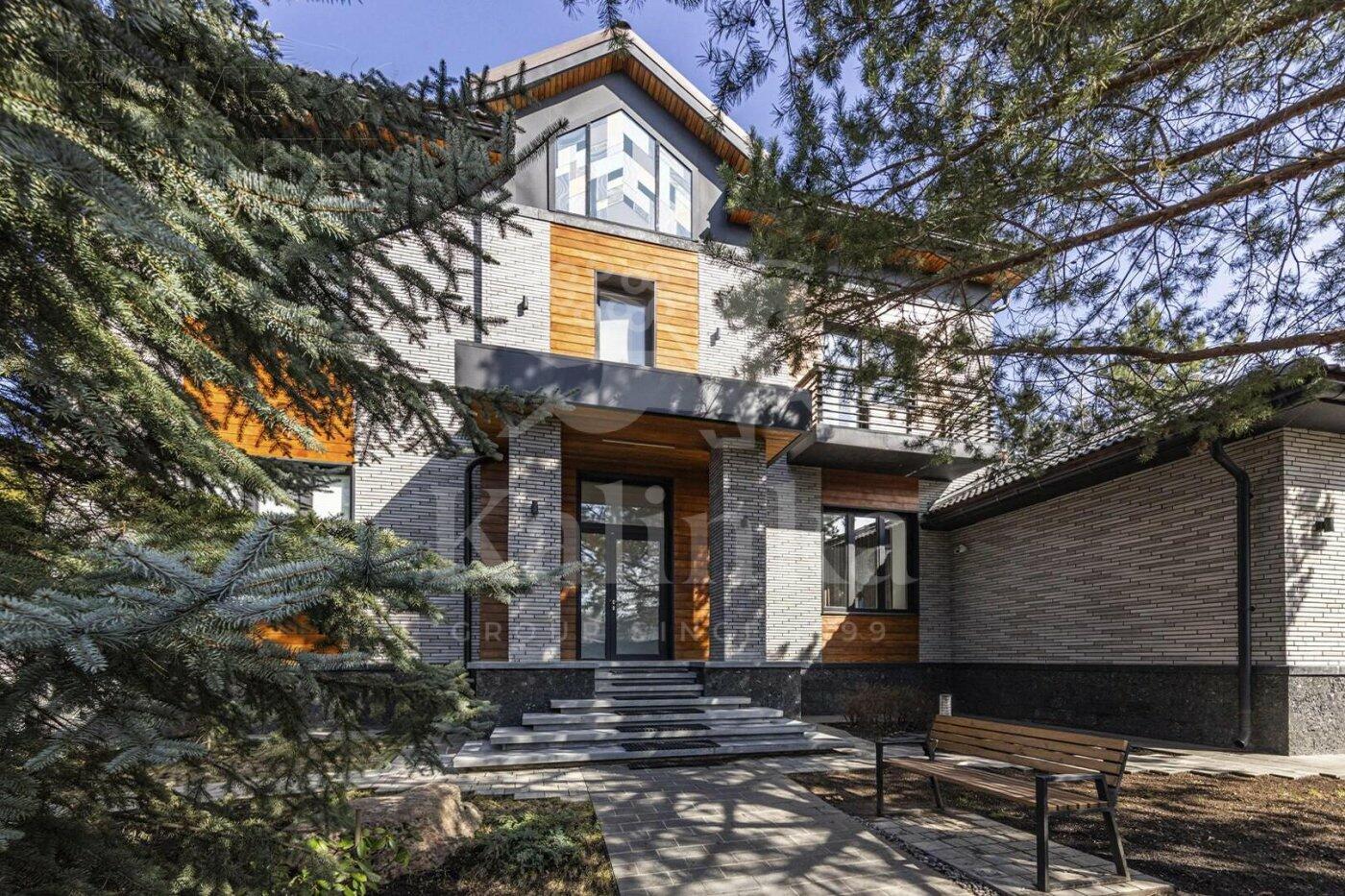 2-этажный коттедж 600 м² с отделкой