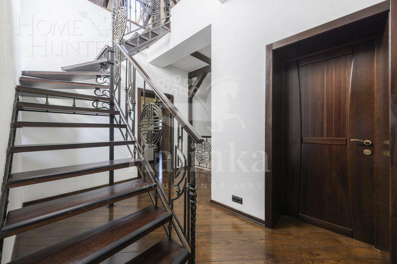 2-этажный коттедж 600 м² с отделкой