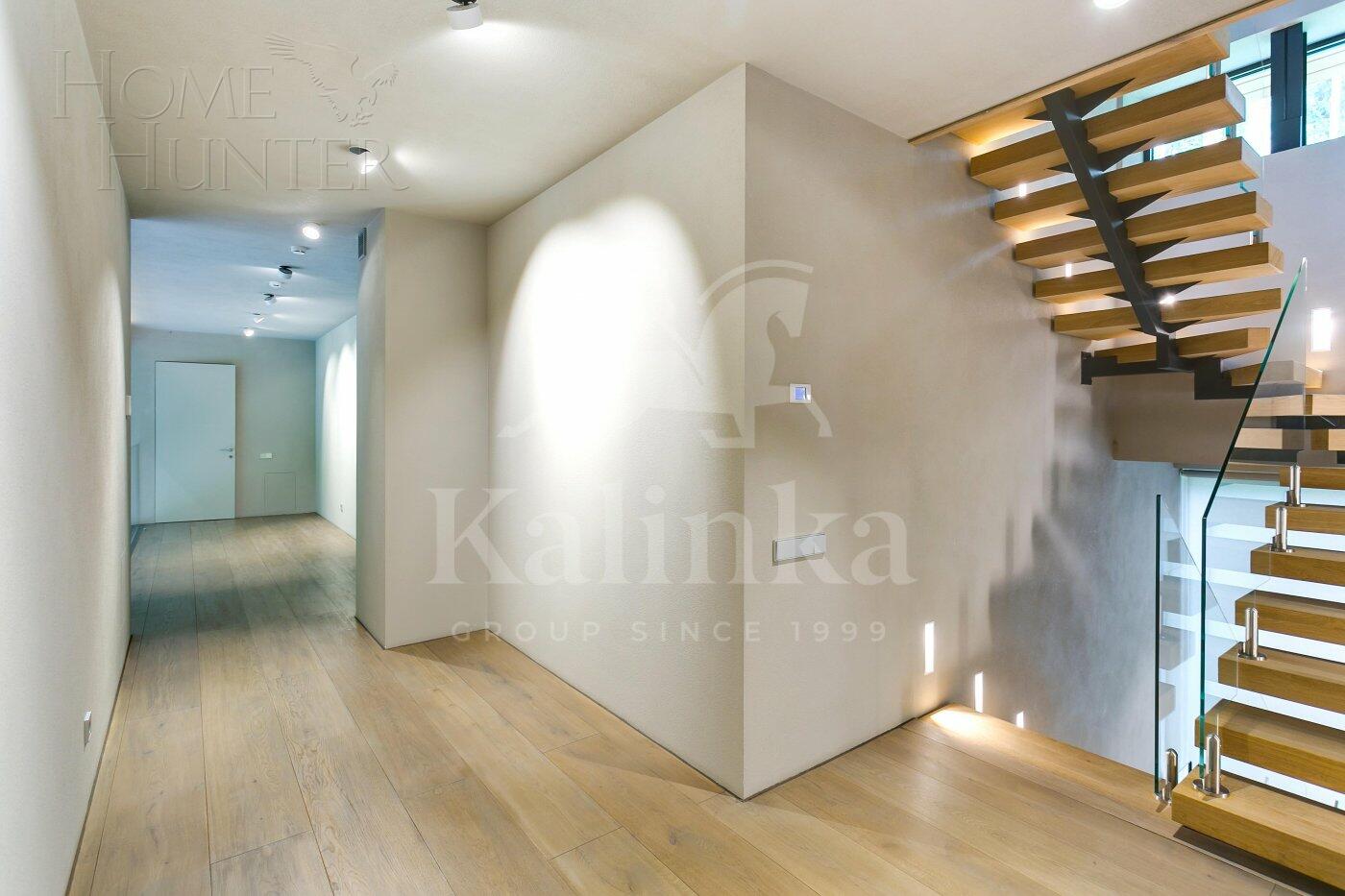 2-этажный коттедж 1 500 м² с отделкой