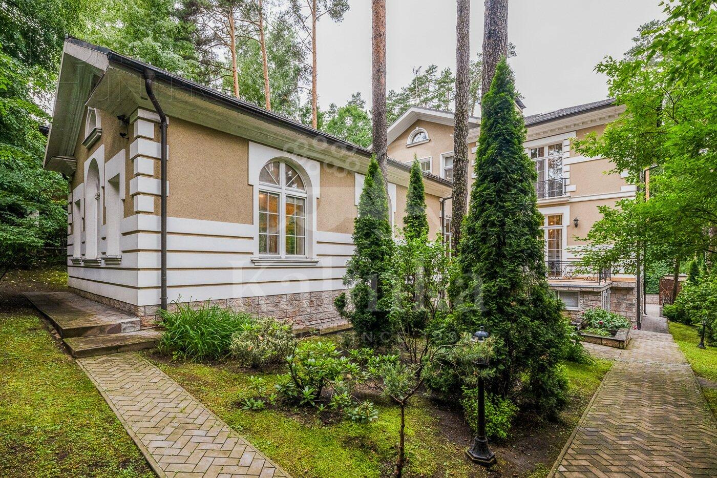 2-этажный коттедж 1 122 м² с отделкой