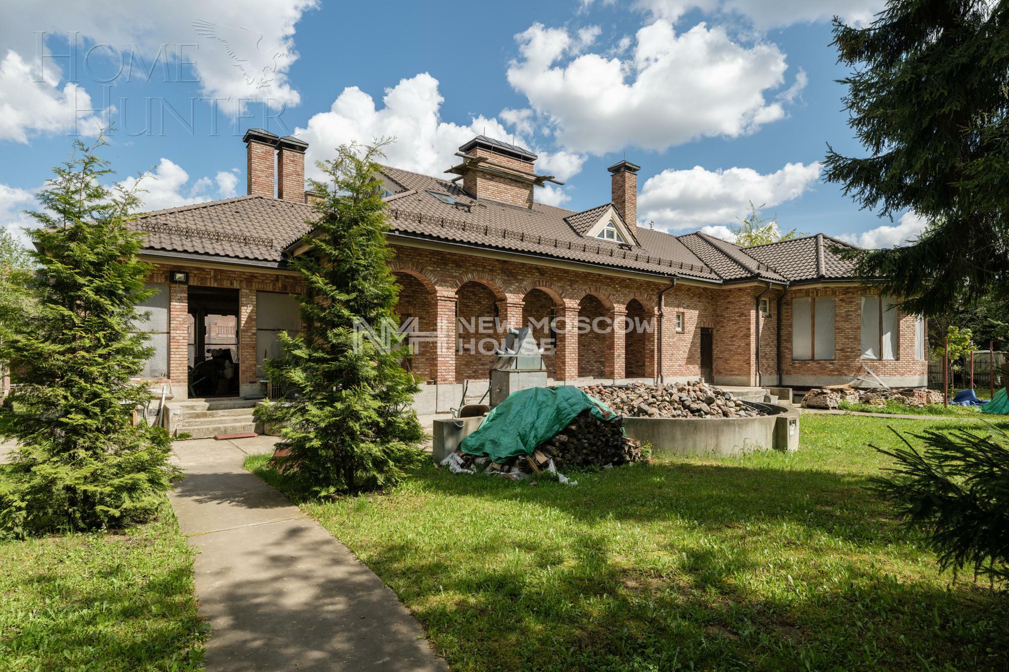 3-этажный коттедж 2 200 м² без отделки