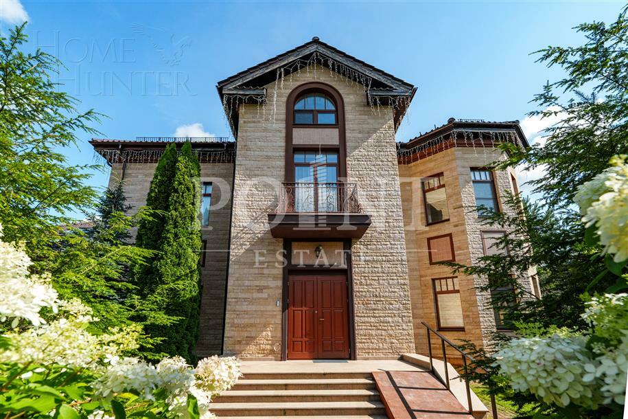 2-этажный коттедж 1 378 м² с отделкой