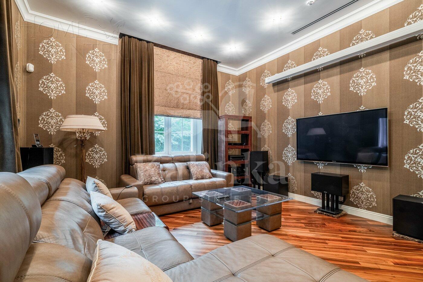 2-этажный коттедж 1 122 м² с отделкой